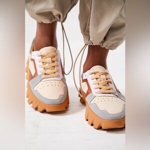 LIKE NEW 4CCCCEES women's tura ori sneakers in blush 41 10/10.5 smoke pet free